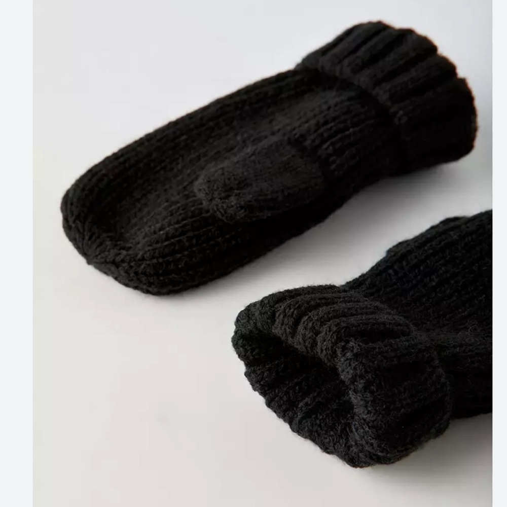 ☀️ 3/$15 Zara Kids Knit Mittens Gloves Black Winter